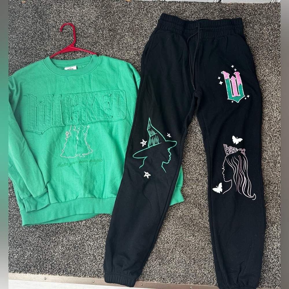 Wicked Green and Black Women's Jogger Set